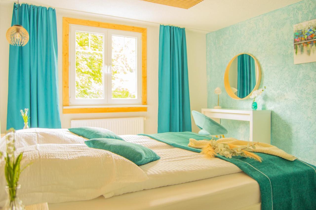 טריברג Wellnessoase Mitten In Der Wasserfallstadt Triberg מראה חיצוני תמונה