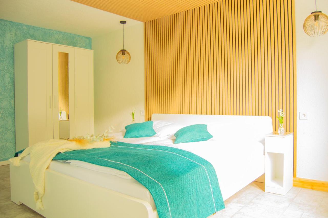 טריברג Wellnessoase Mitten In Der Wasserfallstadt Triberg מראה חיצוני תמונה