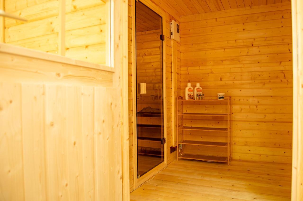 טריברג Wellnessoase Mitten In Der Wasserfallstadt Triberg מראה חיצוני תמונה
