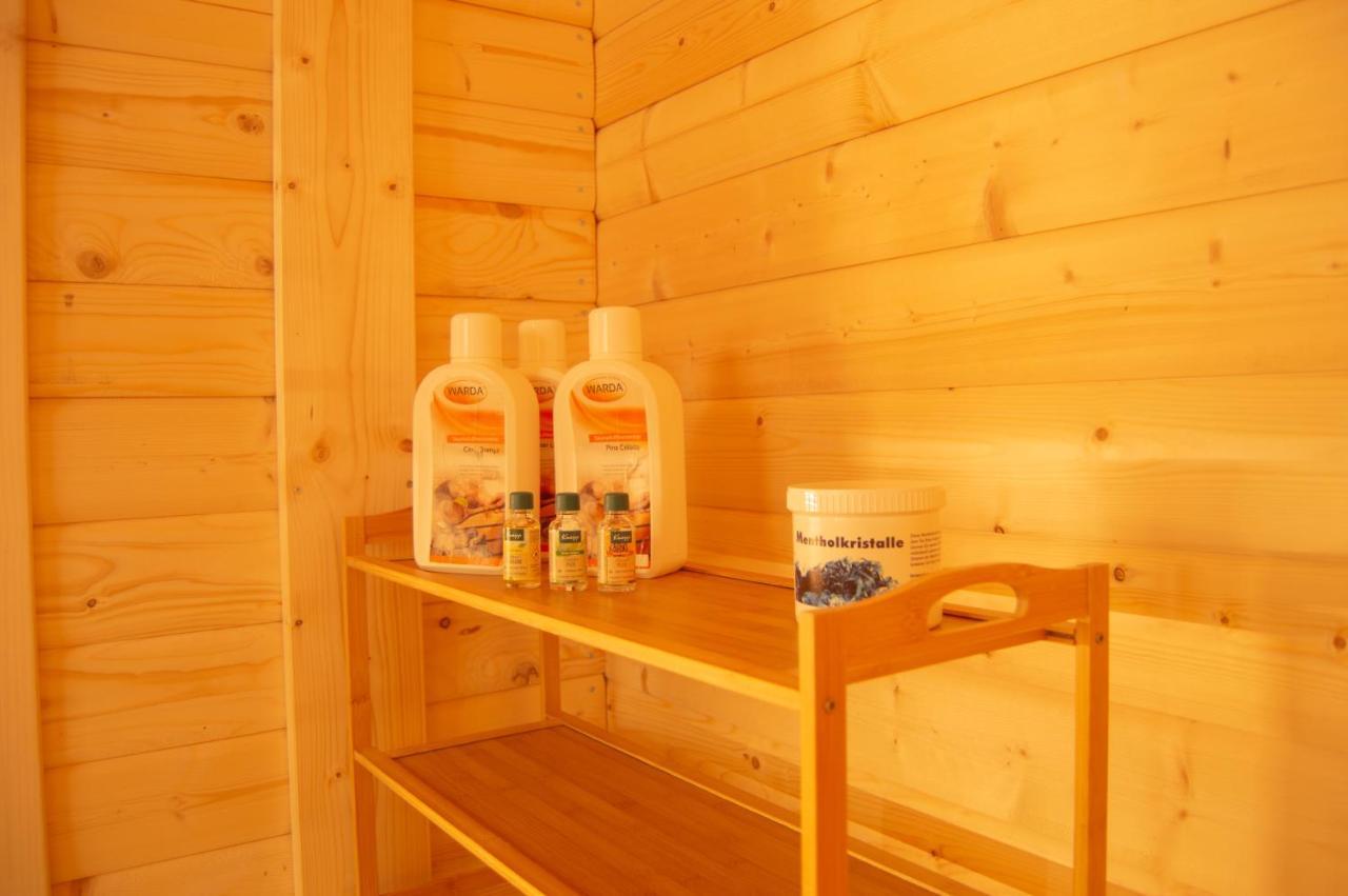 טריברג Wellnessoase Mitten In Der Wasserfallstadt Triberg מראה חיצוני תמונה